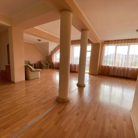 Apartments On Parkaniya 2A Μουκάτσεβο Εξωτερικό φωτογραφία