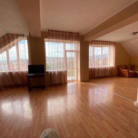 Apartments On Parkaniya 2A Μουκάτσεβο Εξωτερικό φωτογραφία