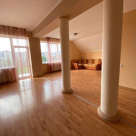 Apartments On Parkaniya 2A Μουκάτσεβο Εξωτερικό φωτογραφία