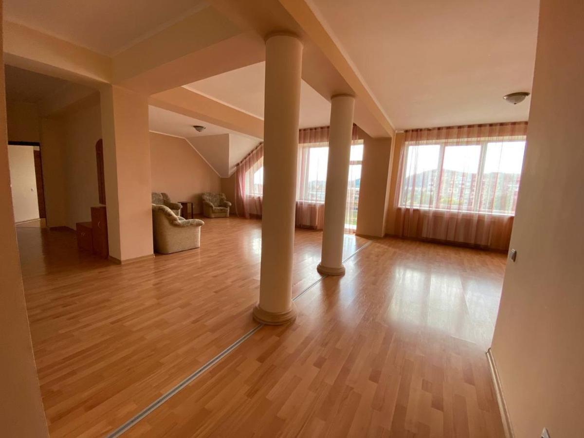 Apartments On Parkaniya 2A Μουκάτσεβο Εξωτερικό φωτογραφία